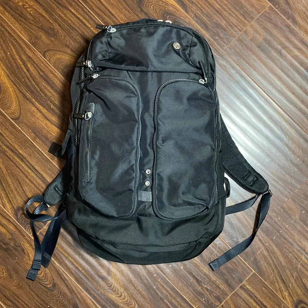 lululemon athletica Navy Backpack. Solid black. Stock picture is with blue trim - Picture 2 of 16